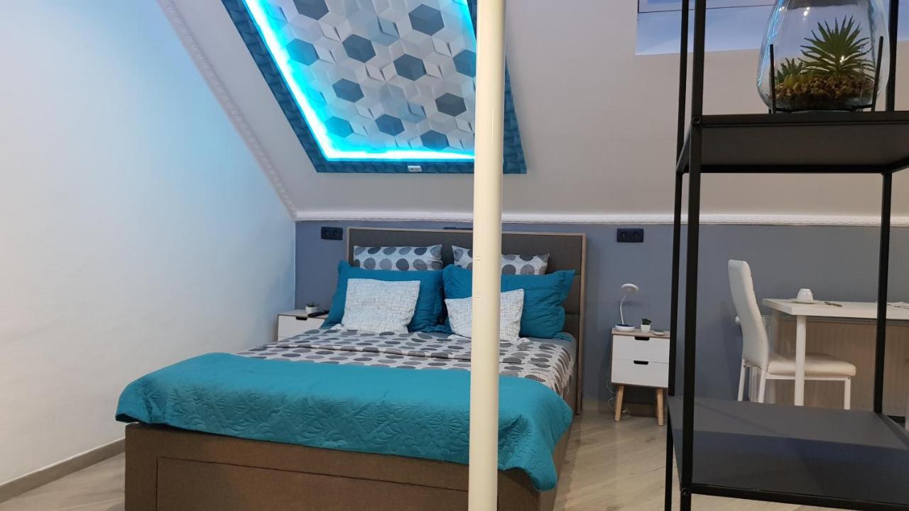 Apartmán Le Petit Luxembourg Montignies-sur-Sambre Exteriér fotografie