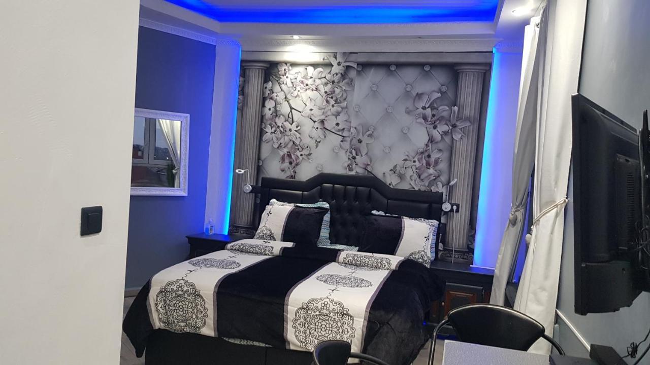 Apartmán Le Petit Luxembourg Montignies-sur-Sambre Exteriér fotografie